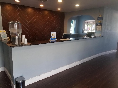 Days Inn & Suites by Wyndham Wichita East image 1