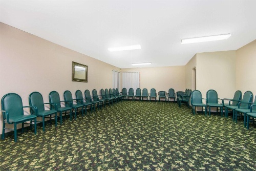 Days Inn & Suites by Wyndham Wichita East image 12