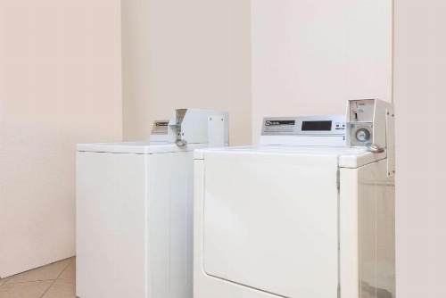 Days Inn & Suites by Wyndham Wichita East image 17