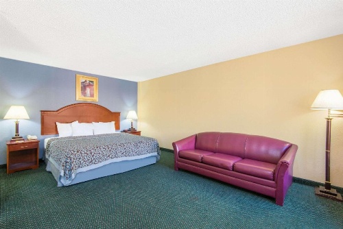 Days Inn & Suites by Wyndham Wichita East image 19