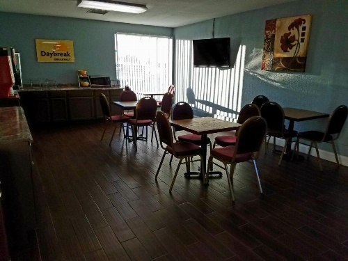 Days Inn & Suites by Wyndham Wichita East image 23