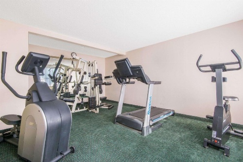 Days Inn & Suites by Wyndham Wichita East image 25